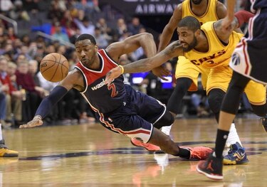 LeBron, Irving y Love arrollan;  Miami sigue con buena racha
