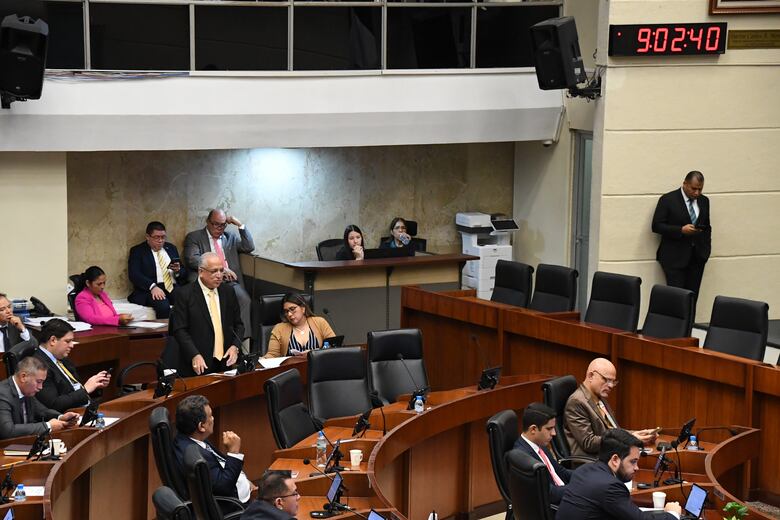 Bloque vs bloque: comisiones clave se definirían en las urnas