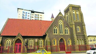 150 años de devoción episcopal a orillas del mar