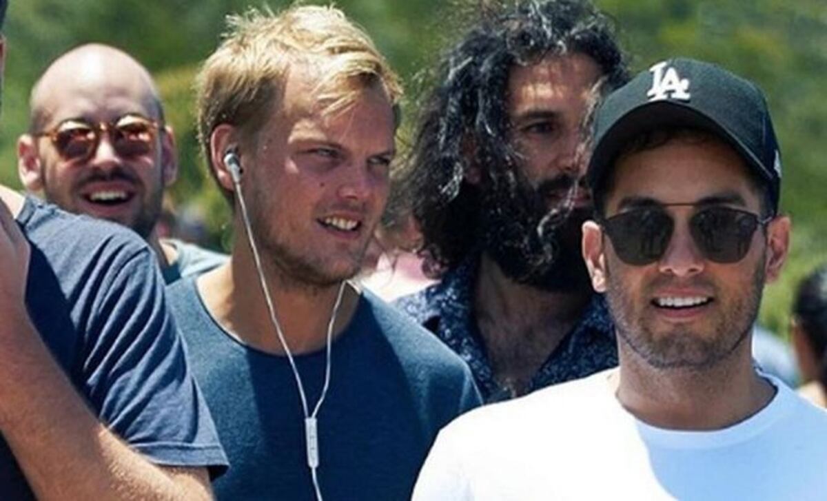 Esta es una de las últimas fotografías tomadas a Avicii durante su visita a Mascate, Omán.