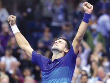 Djokovic vence a Zverev y acaricia el Grand Slam