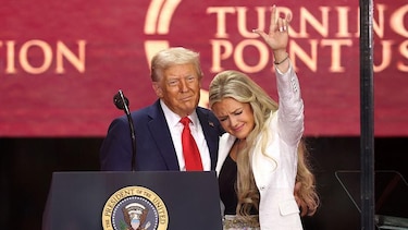 Cómo la mezcla de política y religión en el homenaje a Charlie Kirk nos muestra el futuro del movimiento MAGA