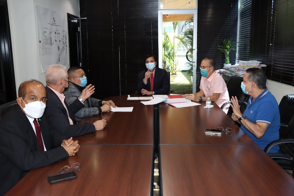 Contraloría se reúne con delegados de alcaldes y representantes por la próxima revisión de sus gastos