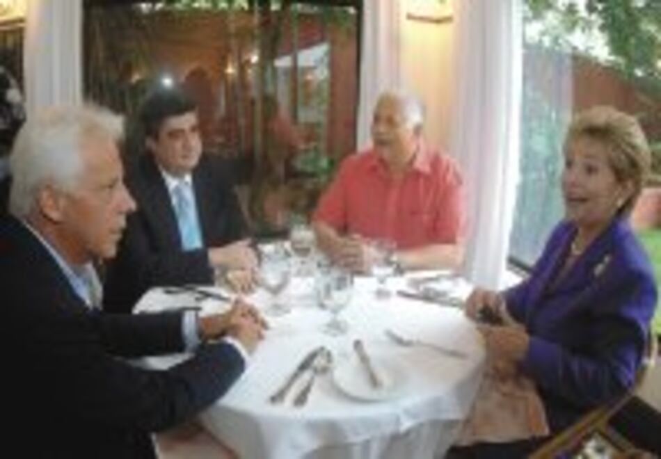 Mireya y el ‘Toro’ unen su prestigio y reputación por el ‘sí’