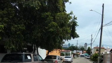 Alcalde Fábrega evita hablar sobre nuevas multas por vehículos mal estacionados