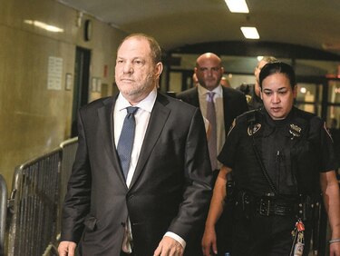 Fiscal afirma que Harvey Weinstein podría huir y pide aumentar su fianza
