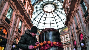 Milán celebra la Navidad con ‘panettone’ gigante