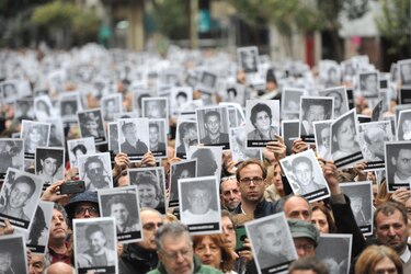 ¿Qué relación tiene el caso AMIA en Argentina con el vuelo 901 de Alas Chiricanas en Panamá? 