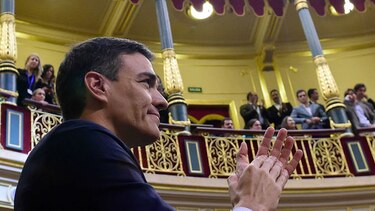 El socialista Pedro Sánchez derriba a Mariano Rajoy y es el nuevo presidente del gobierno español