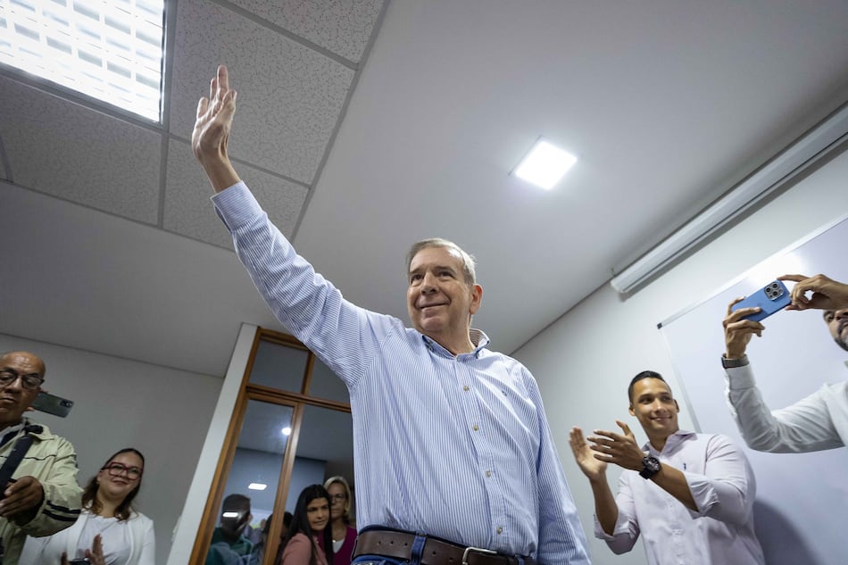 El opositor Edmundo González Urrutia dice seguir ‘firme al lado del pueblo’ de Venezuela