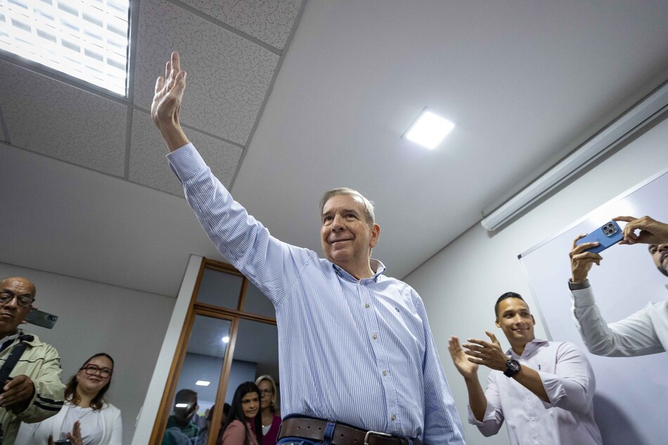 El opositor Edmundo González Urrutia dice seguir ‘firme al lado del pueblo’ de Venezuela