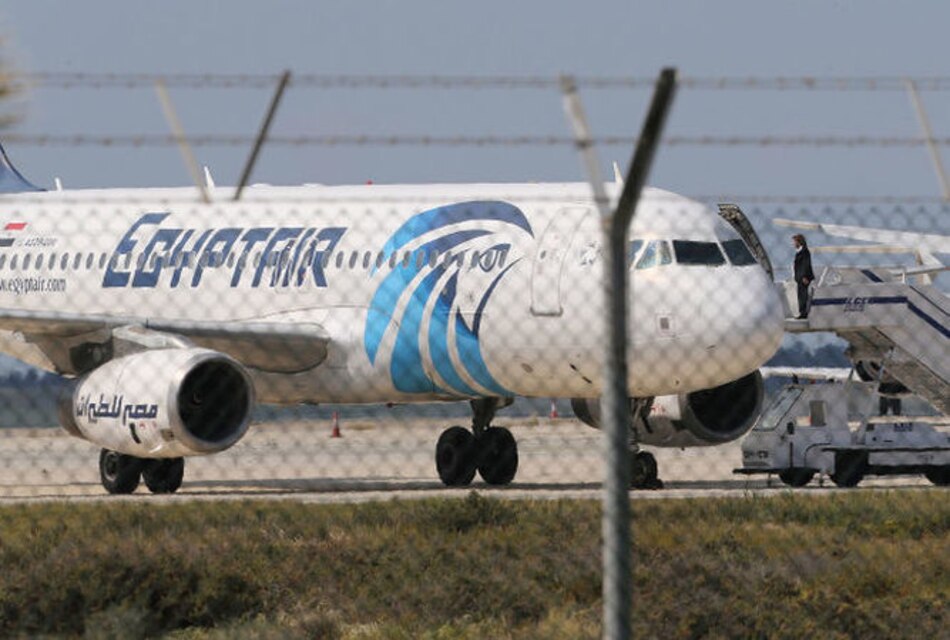 Cajas negras del avión de EgyptAir dejarán de emitir el 24 de junio