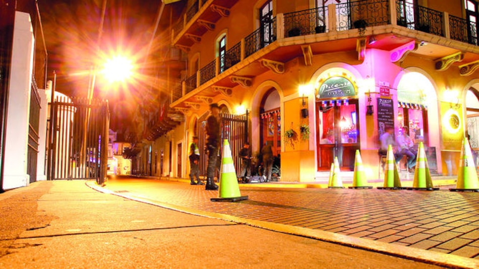 Vecinos rechazan portones en el Casco Antiguo