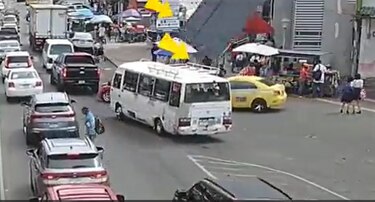 VIDEO: Se desploma valla en La Chorrera, una persona herida