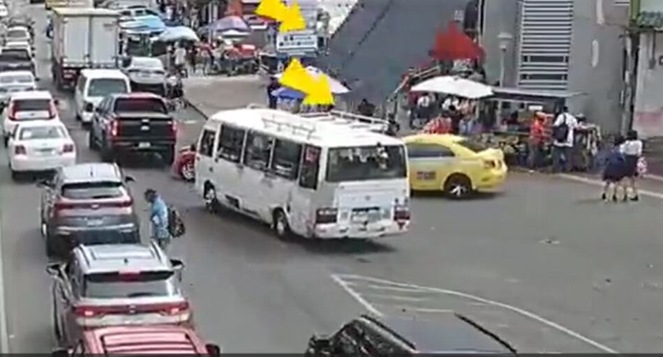 VIDEO: Se desploma valla en La Chorrera, una persona herida