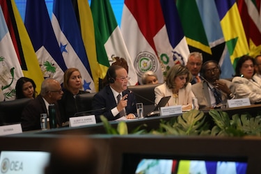 China y Panamá chocan en plena Asamblea de la OEA por los puertos y las detenciones de embarcaciones