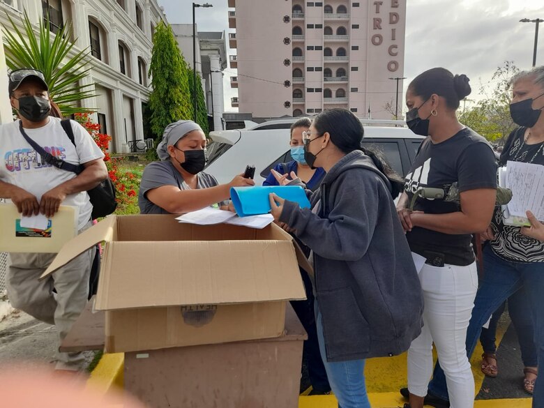 Asegurados acuden al hospital Susana Jones Cano para citas de Radiología y salen con las manos vacías
