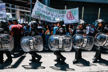 Desafío legal: Juzgado Federal de Argentina admite amparo contra medidas de Javier Milei