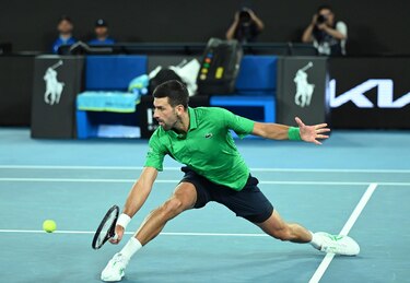 Djokovic gana con facilidad y avanza a segunda ronda de Australia