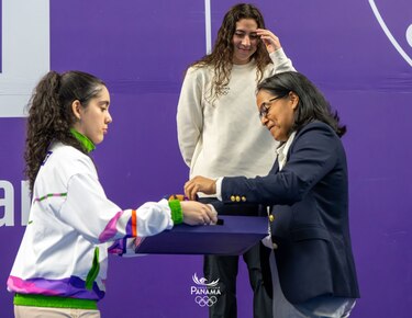 Emily Santos se siente honrada y orgullosa por ganar la medalla de oro