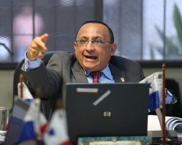 Diputado Vásquez califica como peligrosa la pirámide electoral CD