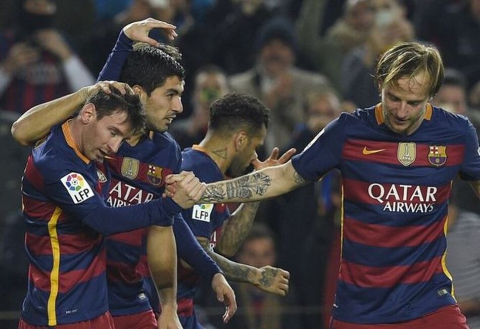 El Barcelona remonta al Atlético con goles de Messi y Suárez