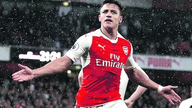 Alexis mantiene vivo el sueño de Champions