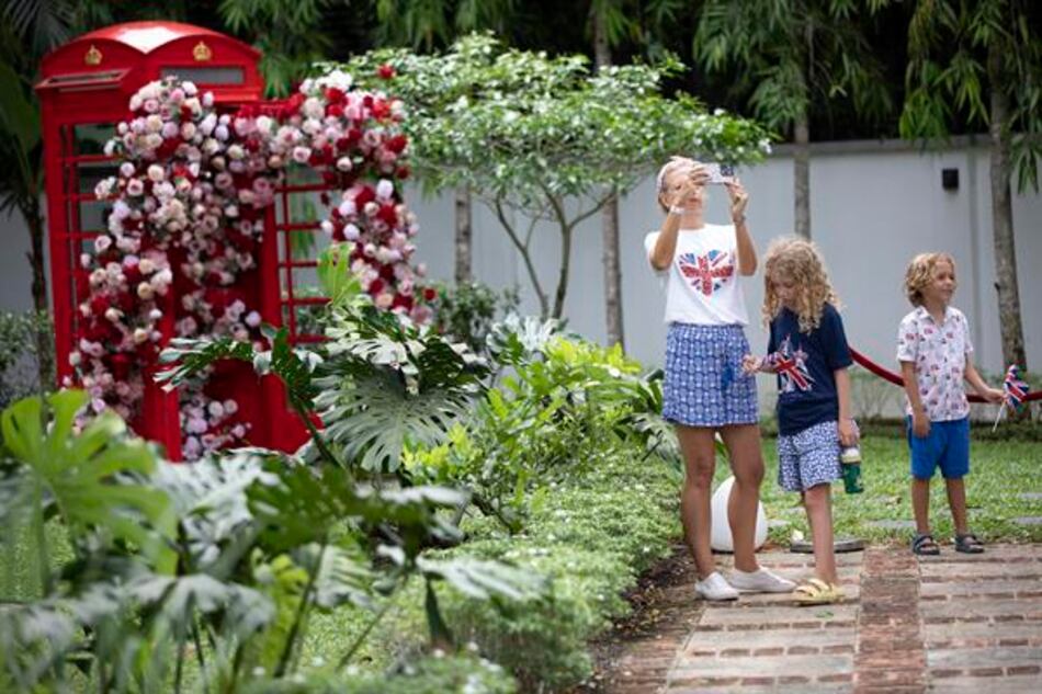 Los reyes Carlos III y Camila, ‘conmovidos’ por las celebraciones en Reino Unido