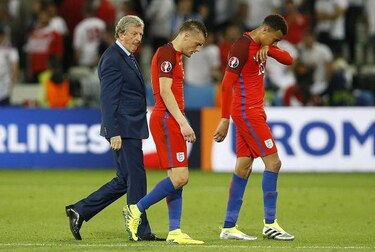 Gales golea a Rusia y gana su grupo; Inglaterra queda segunda