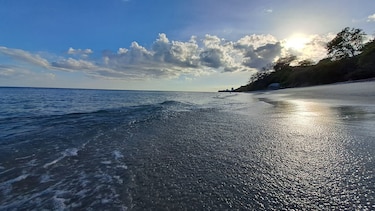 Playa Grande: Un punto solitario para disfrutar del Pacífico