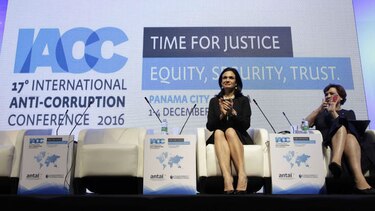 Concluye foro anticorrupción; Gobierno promete más transparencia