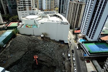The Towers, una obra polémica