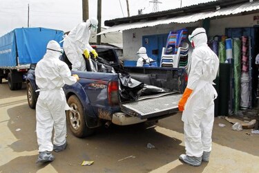 UE acuerda desarrollar un mecanismo para coordinar las evacuaciones por ébola