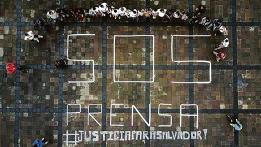 Periodistas protestan tras asesinato de otro colega