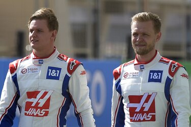 Magnussen sorprende en pruebas de pretemporada en Baréin, Ferrari impresiona
