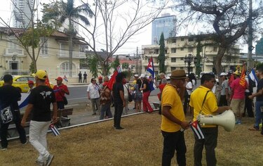 Miembros de varios países se manifiestan a favor del pueblo cubano
