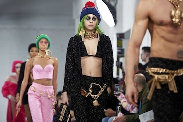 La vanguardia del diseño londinense marca territorio en Semana de la Moda