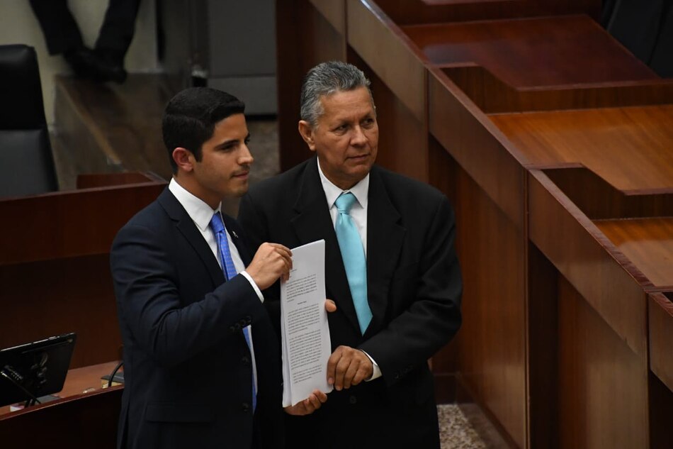 ‘Yo cometí un error’, dijo Pérez Barboni sobre su voto a favor de otorgar licencias a diputados para litigar