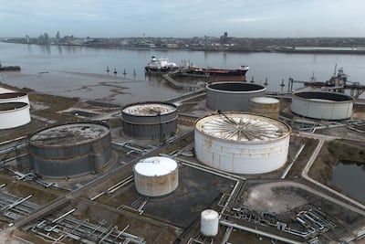 El brent se hunde 13% tras anunciar Trump que pospone ataques a infraestructuras iraníes