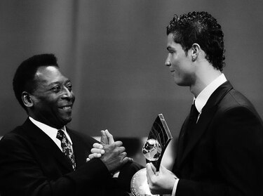 Estrellas del fútbol resaltan el legado que dejó Pelé