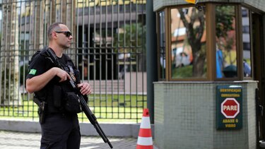 Lula sale por primera vez de la cárcel para ser interrogado