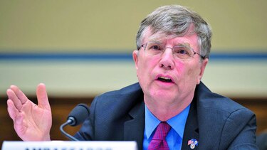 Hubo presiones al FBI por correos de Clinton