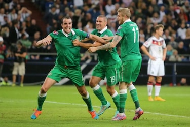 Alemania pasa problemas para empatar 1-1 con Irlanda
