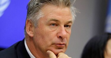 Alec Baldwin llega a un acuerdo con la familia de Halyna Hutchins y se reanuda el rodaje de ‘Rust’