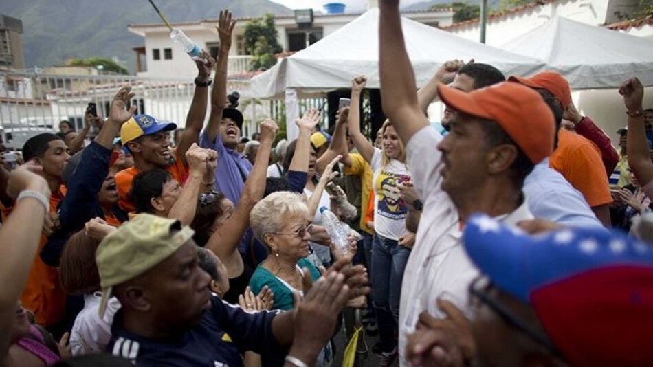 Oposición dice que validó firmas para revocatorio contra presidente Maduro