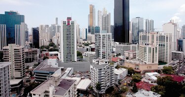 Sube la edad promedio de la población; hay menos empleos para los jóvenes