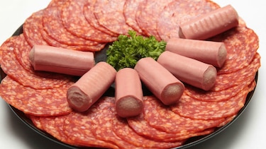 Embutidos y fiambres son cancerígenos, la carne 'probablemente': OMS