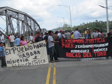Indígenas cierran el puente sobre el río Changuinola