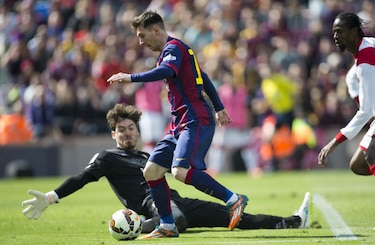 Con triplete de Messi, el Barcelona es el nuevo líder en España