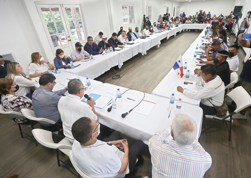 ¿Comisión ciudadana o acompañamiento internacional?